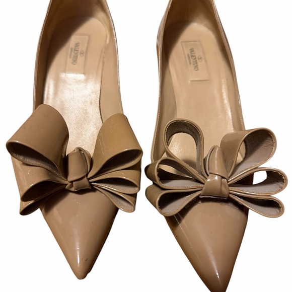 Valentino Garavani Women's Tan Bow Heels - 39 - Picture 1 of 6